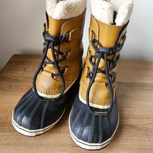 Sorel Kids Boots in Yellow and Black